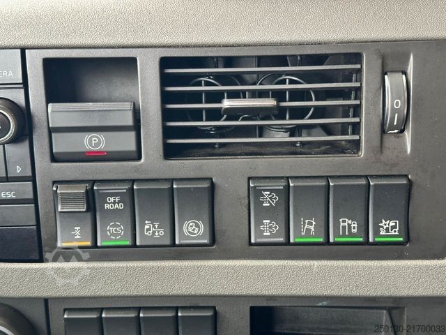 Standard tractor unit VOLVO FH460 4x2 BL ACC / KLIMA/ LDW / LED