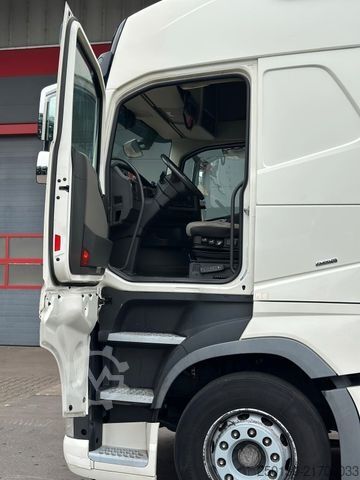 Standard tractor unit VOLVO FH460 4x2 BL ACC / KLIMA/ LDW / LED