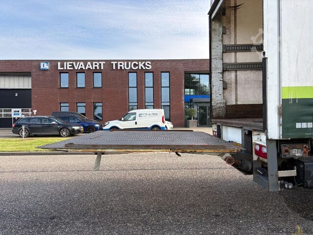 Schiebeplanen Pacton T2-001 City / Steering + Lift Axle / 11.6 M / L...