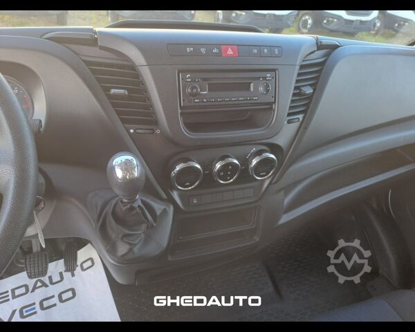 Minibus IVECO 35C16 CON SPONDA CARICATRICE POSTERIORE