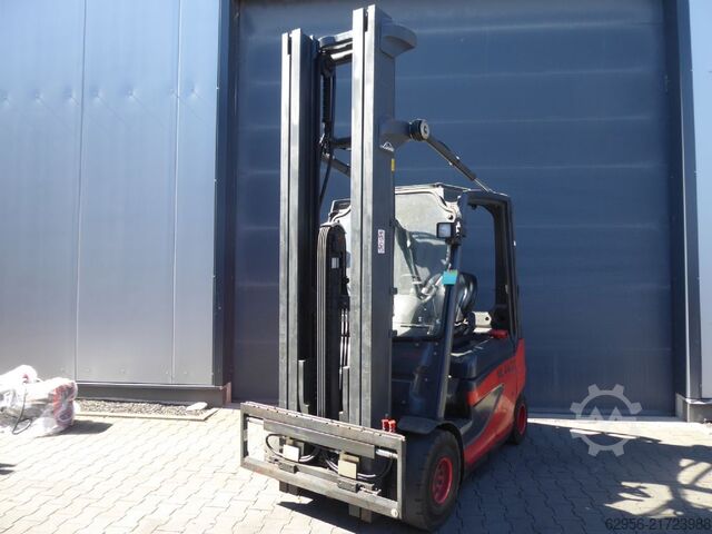 Electric 4-wheel forklift Linde E25-01