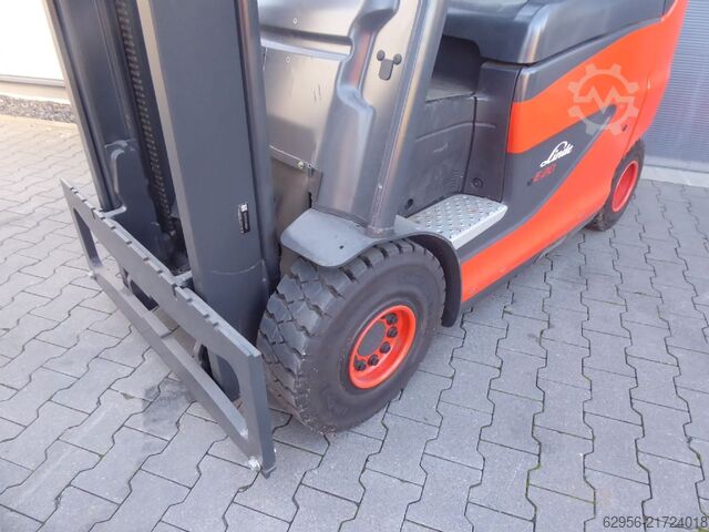 Electric 4-wheel forklift Linde E20H-01/600