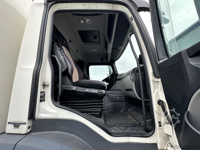 Box truck MERCEDES-BENZ ANTOS 1827 KĂźhlfahrzeug