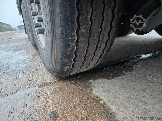 Auflieger mit Pritsche & Plane SCHMITZ CARGOBULL Gardine Standard, Lift, 12642 XL, Edscha