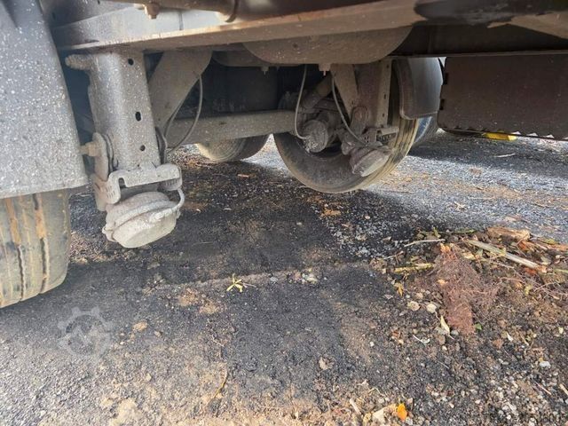 Kipper Auflieger KEMPF ca. 50 cbm Getreidekipper, Unfall, Kornschieber