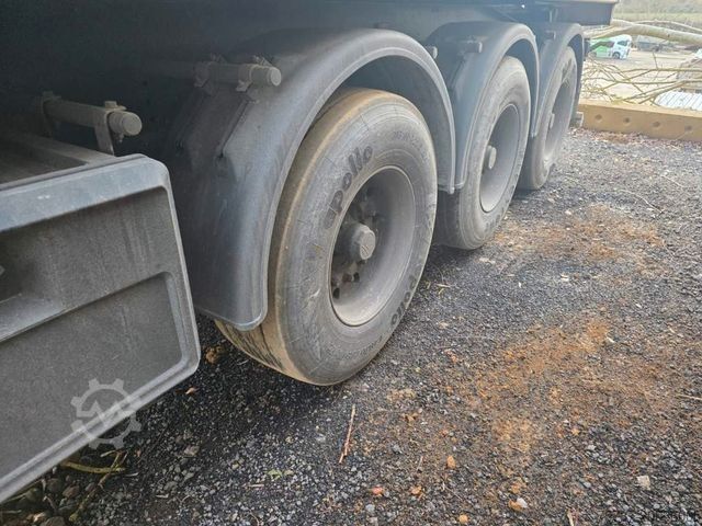 Kipper Auflieger KEMPF ca. 50 cbm Getreidekipper, Unfall, Kornschieber