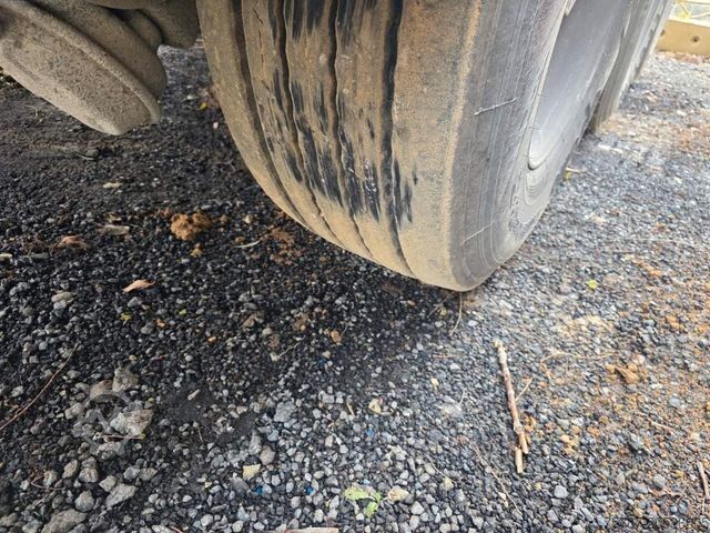 Kipper Auflieger KEMPF ca. 50 cbm Getreidekipper, Unfall, Kornschieber