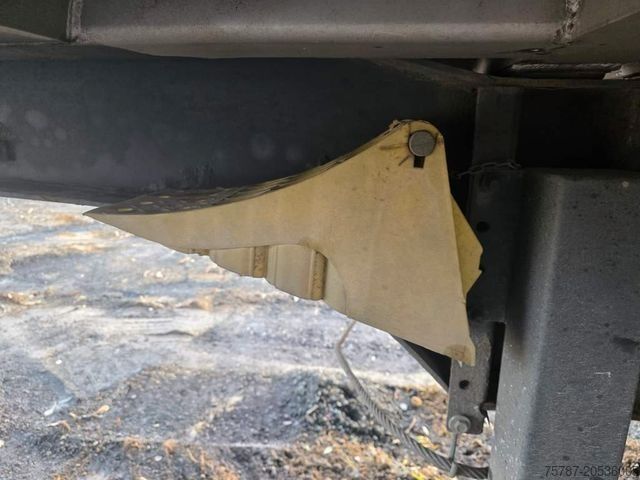 Kipper Auflieger KEMPF ca. 50 cbm Getreidekipper, Unfall, Kornschieber