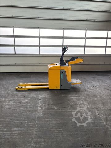 Electric Pallet Trucks Jungheinrich ERE 120 KP