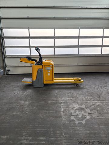 Electric Pallet Trucks Jungheinrich ERE 120 KP