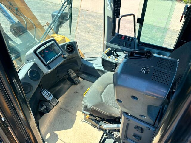 Wheel loader CATERPILLAR 972MXE Radlader MIT Schaufel 24,9 Tonnen *9096 h