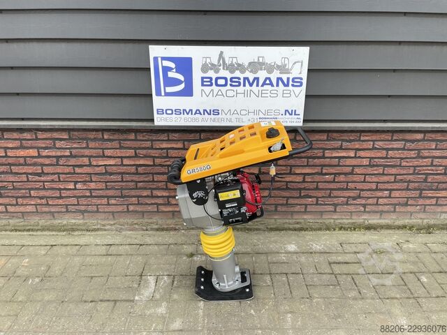 Giant GR580 G vibrating tamper NEW GIANT GR580 G trilstamper NIEUW