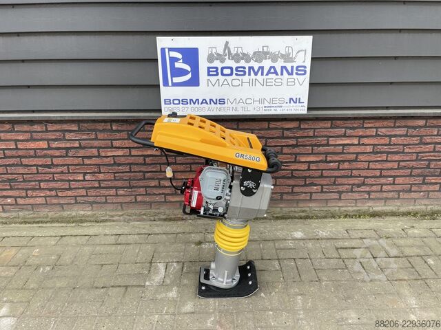 Giant GR580 G vibrating tamper NEW GIANT GR580 G trilstamper NIEUW