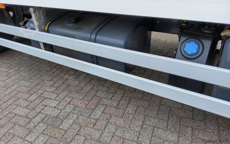 Suitcase Renault D SERIE 280.18 - 88-BTH-1 - DTI 8 - BAKWAGEN - ...