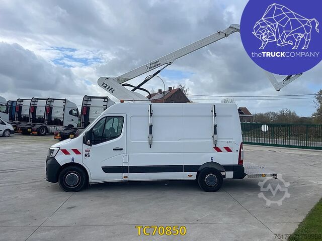 Lifting platform Renault Master 145.35 Nacelle