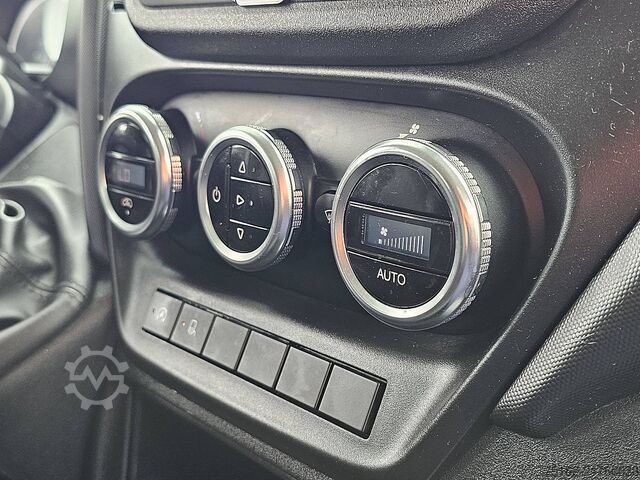 Loading platform IVECO DAILY 35C14  Open-Laadbak