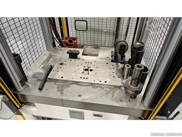 TEKNICS assembly press with hydraulic cylinder Enginyeria Teknics Sabadell 10150