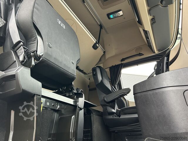 Standard-SZM Mercedes-Benz Actros 1845 Gigaspace / Tacho V2 / 371 dkm / Bl...