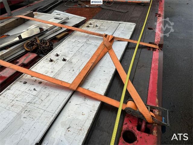 Broshuis 3 AUD-44 lowbed trailer. Broshuis 3 AUD-44 lowbed trailer.