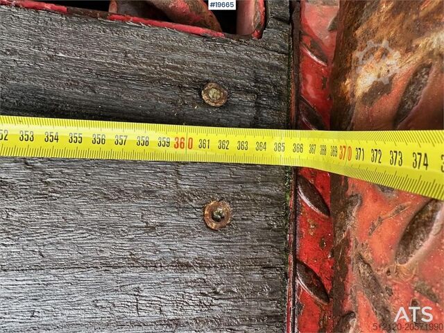 Broshuis 3 AUD-44 lowbed trailer. Broshuis 3 AUD-44 lowbed trailer.