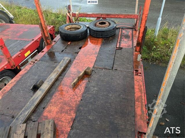 Low loader Vang DC 111 Ts 3 axle well trailer