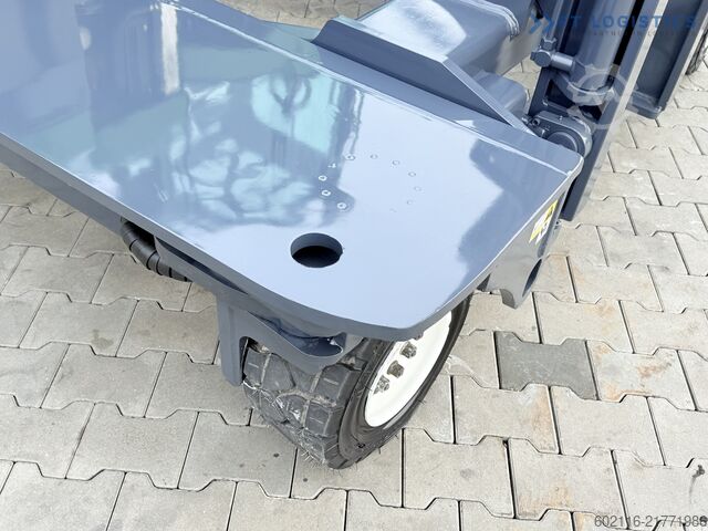 4-way forklift Combilift C4500 WIDE FORK POSITIONER DIESEL DUPLEX