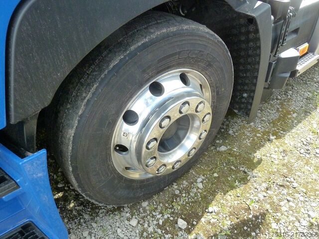 Standard tractor unit Renault 480 MEGA