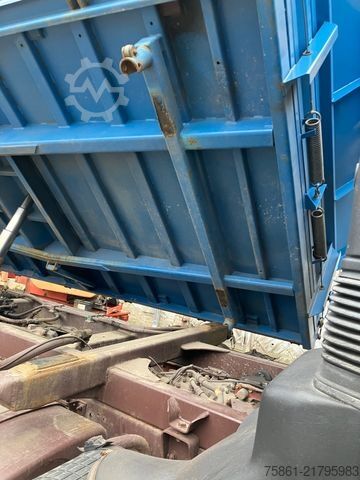 Tipper truck RENAULT Renault 260 4x4 Kipper Kran