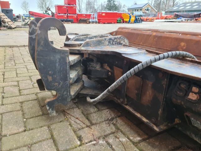 Grading bucket  
