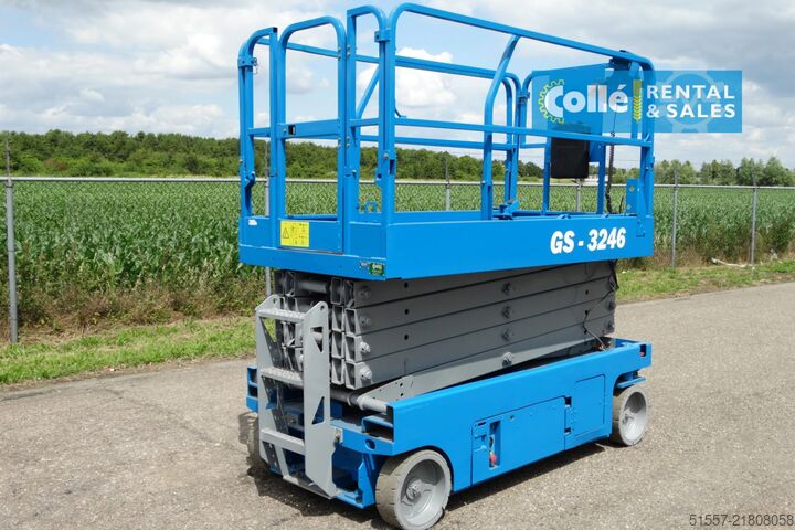 Scissor lift Genie GS 3246 | 2012
