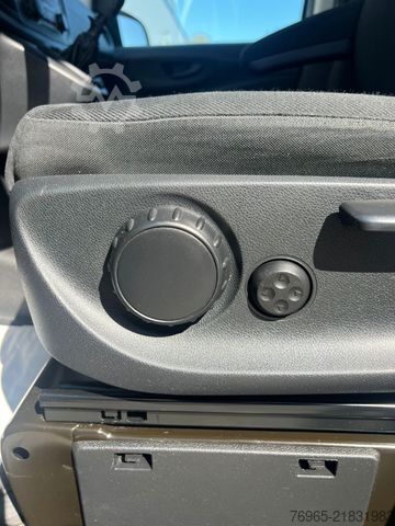 Panel van MERCEDES-BENZ Vito 114 LANG KLIMA TEMPOMAT SCHRÄNKE/REGALE AHK