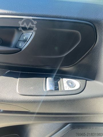Panel van MERCEDES-BENZ Vito 114 LANG KLIMA TEMPOMAT SCHRÄNKE/REGALE AHK