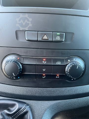 Panel van MERCEDES-BENZ Vito 114 LANG KLIMA TEMPOMAT SCHRÄNKE/REGALE AHK