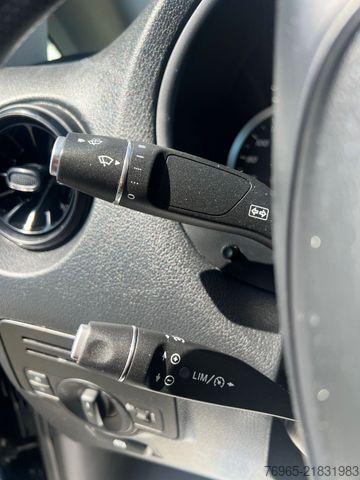 Panel van MERCEDES-BENZ Vito 114 LANG KLIMA TEMPOMAT SCHRÄNKE/REGALE AHK