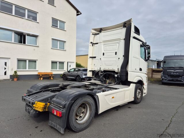 Standard tractor unit Mercedes Benz Actros 1848 4x2