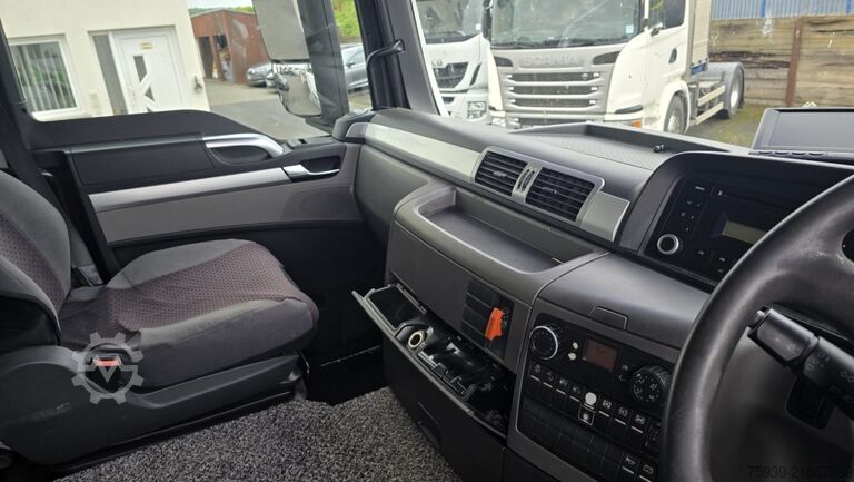 LKW mit Tankaufbau MAN TGS 18.400 (4x2)  Rechtslenker