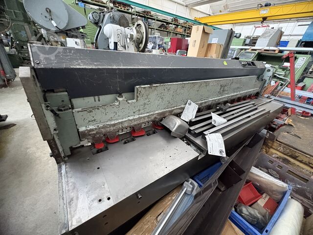 Guillotine shear – mechanical EDWARDS 3.25 / 2000 DD