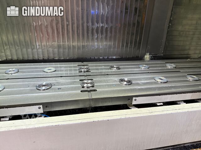 VERTIKALES BEARBEITUNGSZENTRUM Mazak VTC 800/30SR