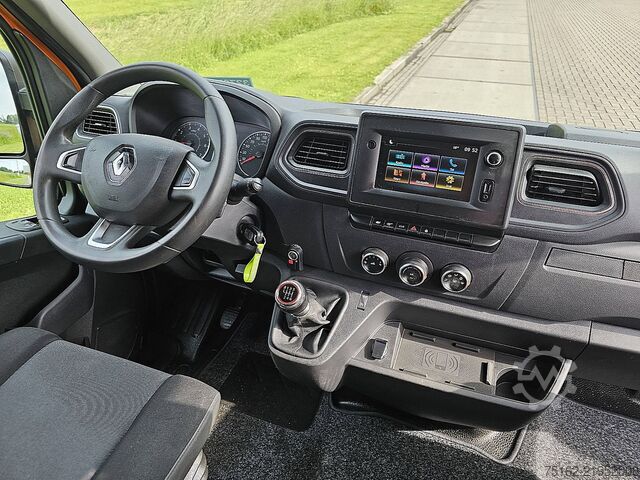 High-roof van RENAULT MASTER 2.3 Dubbellucht !