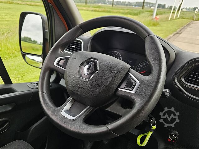 High-roof van RENAULT MASTER 2.3 Dubbellucht !