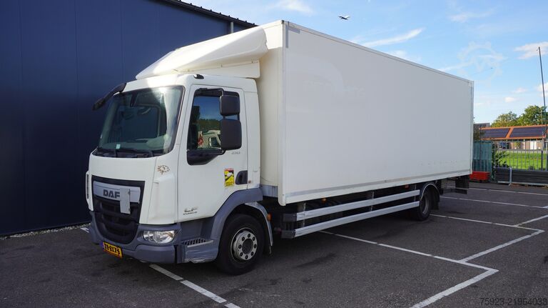 Suitcase DAF LF 210 CLOSED BOX 482.000KM