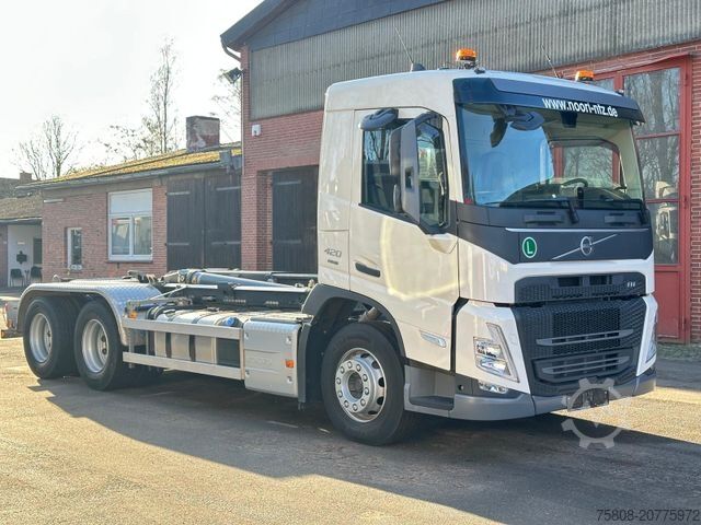 Roll-off tipper truck VOLVO FM420 6x4 Abroller Meiller RS21.65 AHK Lift