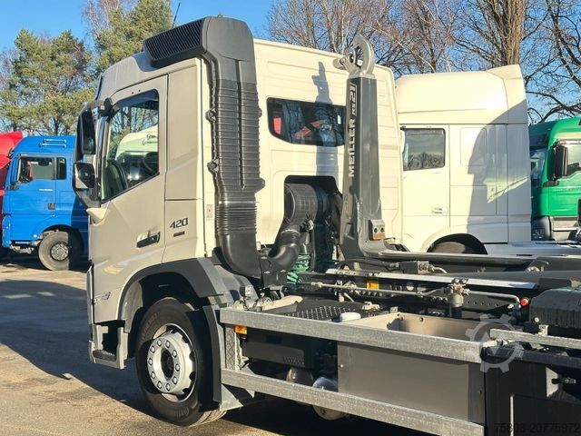 Roll-off tipper truck VOLVO FM420 6x4 Abroller Meiller RS21.65 AHK Lift