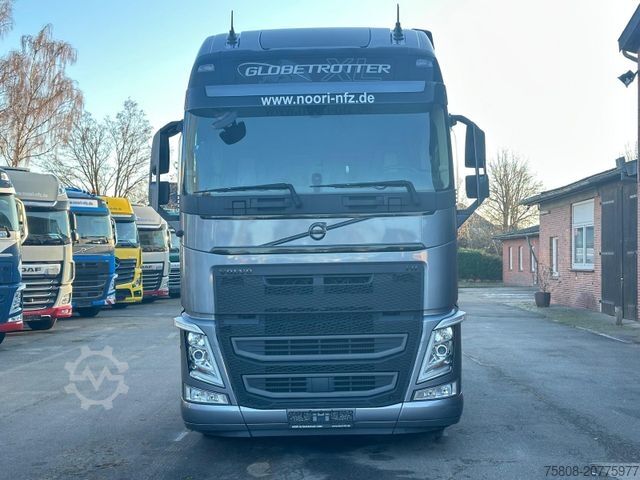 Standard tractor unit VOLVO FH460 Globetrotter XL I Park ACC 2 Tanks Leder