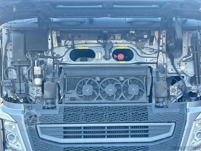 Standard tractor unit VOLVO FH460 Globetrotter XL I Park ACC 2 Tanks Leder
