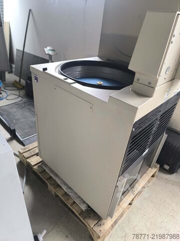 Laboratory Centrifuge w/ 6 liter Rotor Beckmann Coulter J6-MC