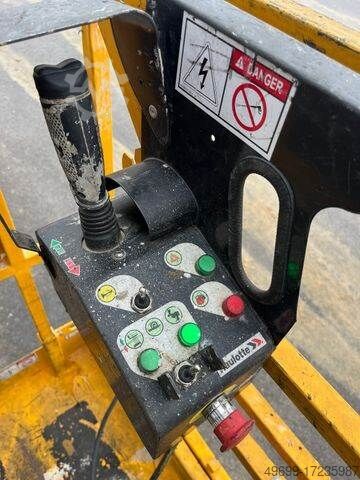 Scissor lift Haulotte Compact 8 - Scherenarbeitsbühne 8,2m, BJ 2021