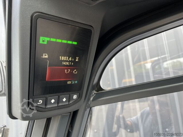 Electric 4-wheel forklift Linde E30-01