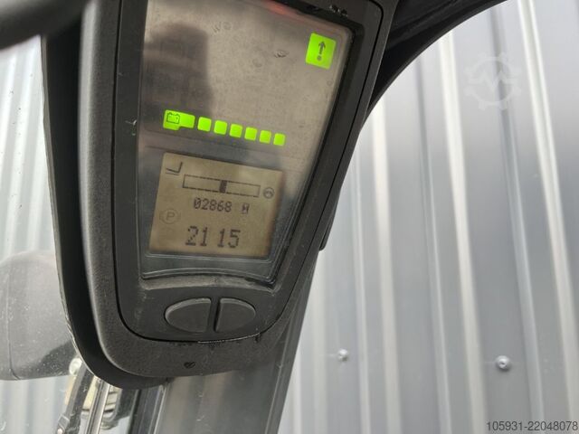 Electric 3-wheel forklift Linde E16-02