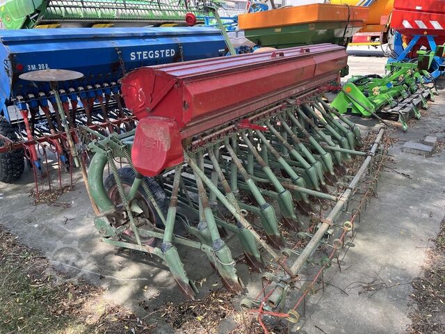 Other seeding machines #776392 OVERIGE OVERIGE ZAAIMACHINES #776392